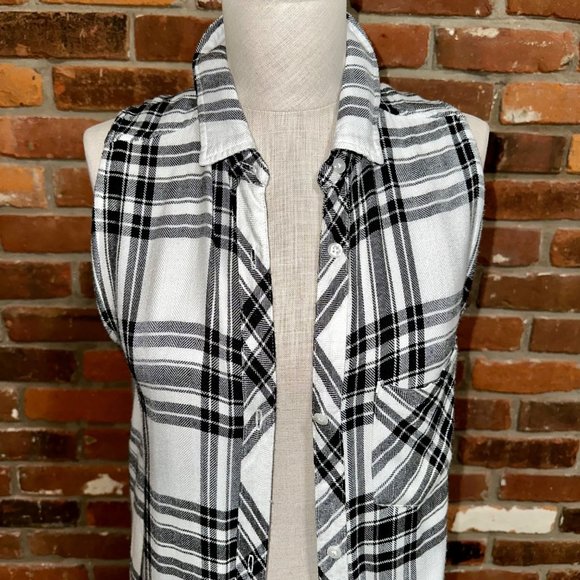 Rails Jordyn Sleeveless Button Up Striped Flannel Top From Revolve Size Small - Picture 3 of 9